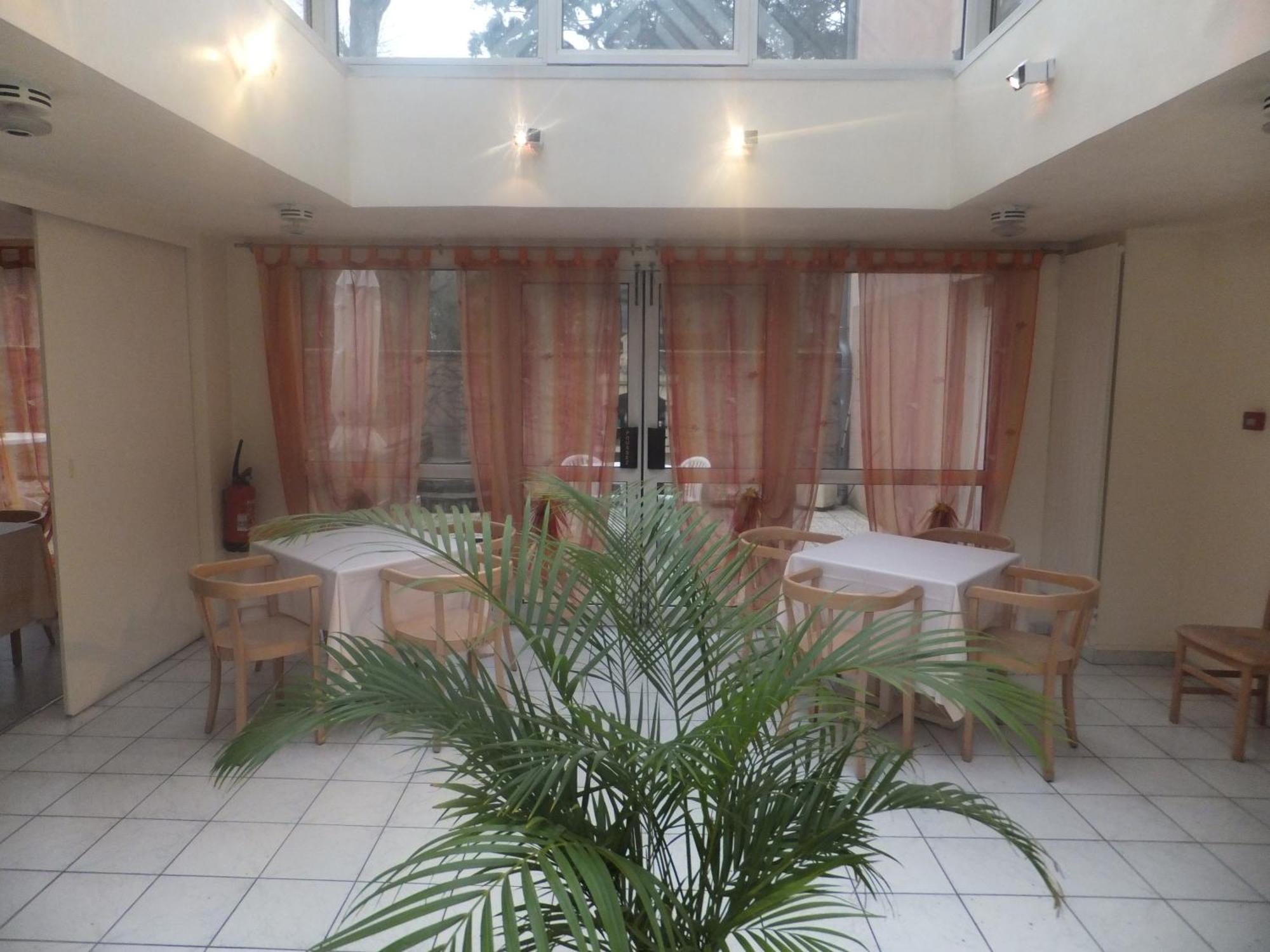 Hotel Le Village Gif-sur-Yvette Eksteriør bilde