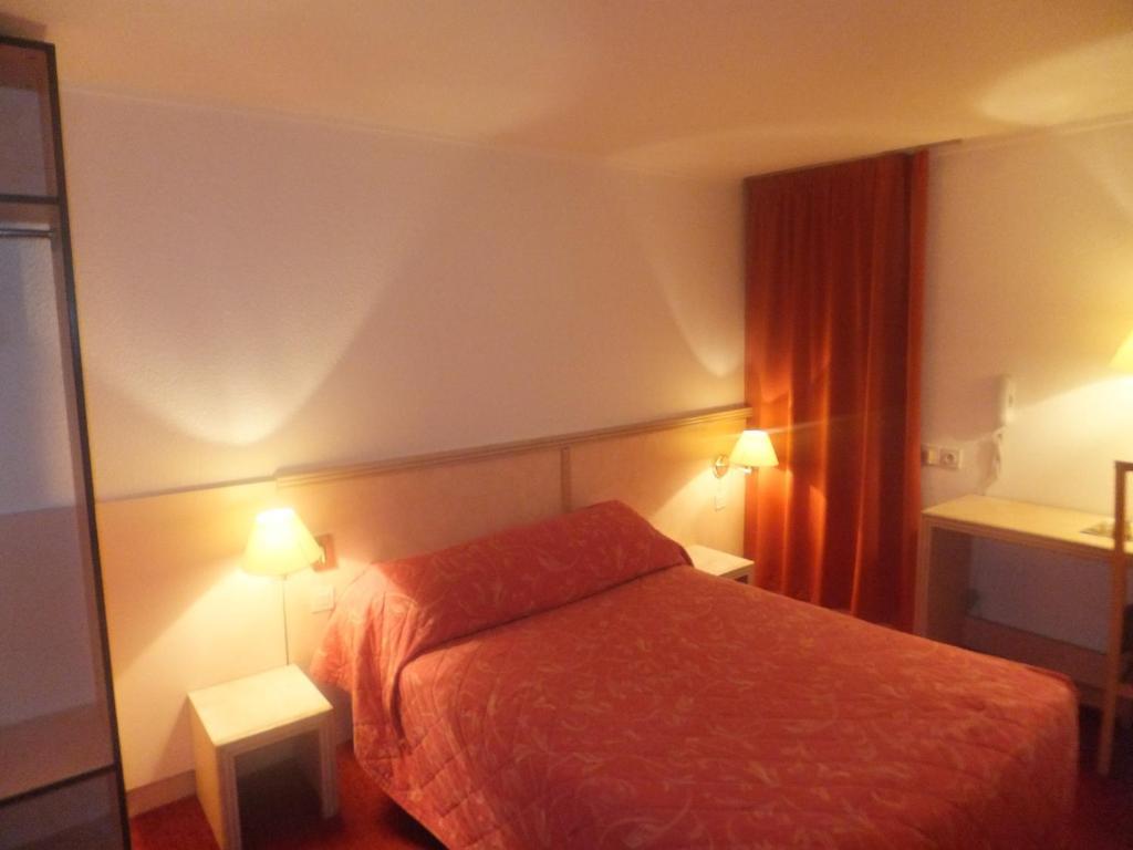 Hotel Le Village Gif-sur-Yvette Eksteriør bilde