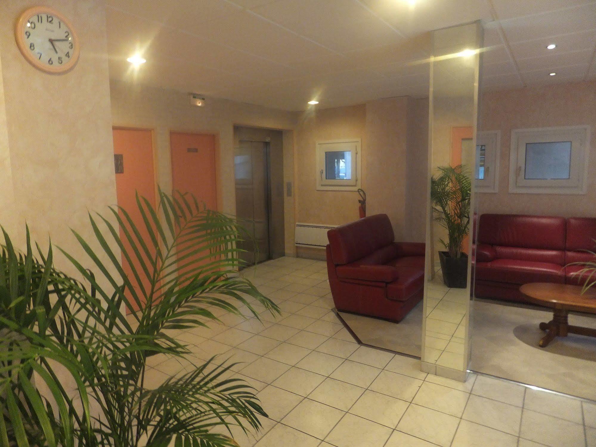 Hotel Le Village Gif-sur-Yvette Eksteriør bilde